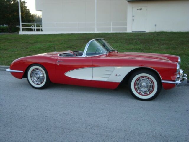 1960 Chevrolet Corvette Convertible - photo 10