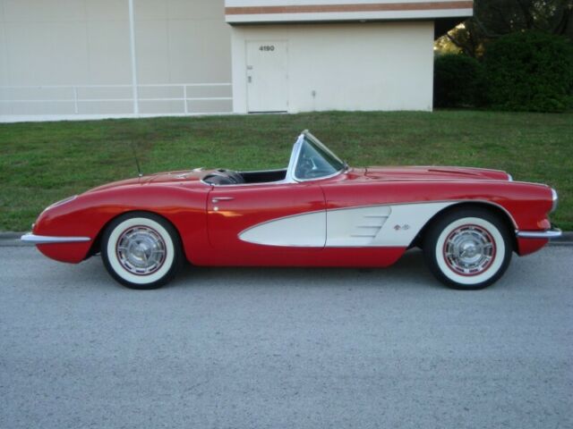 1960 Chevrolet Corvette Convertible - photo 11