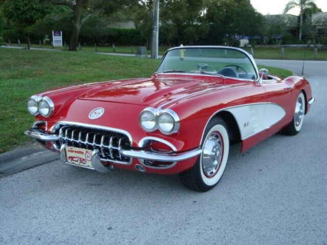 1960 Chevrolet Corvette Convertible - photo 2
