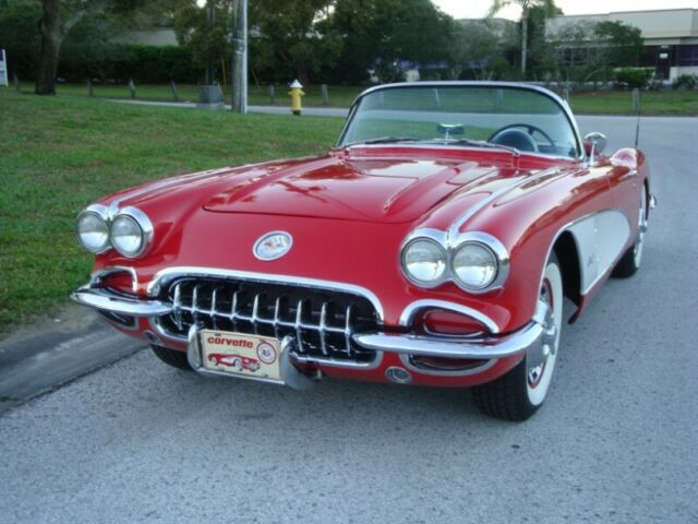 1960 Chevrolet Corvette Convertible - photo 3