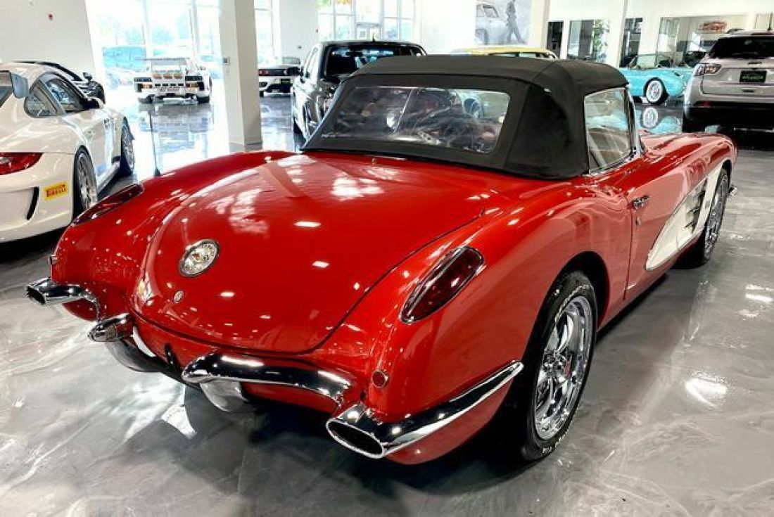 1960 Chevrolet Corvette Convertible - photo 13