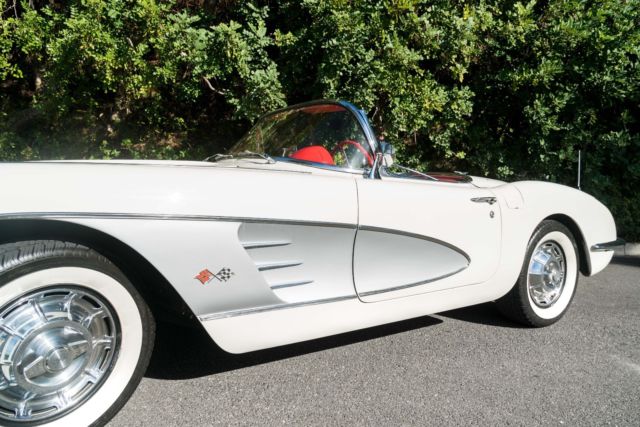 1960 Chevrolet Corvette - photo 3