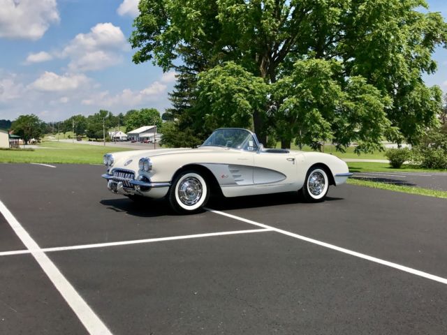 1960 Chevrolet Corvette White/Black*283ci/230hp*4spd*NICECORVETTE - photo 2