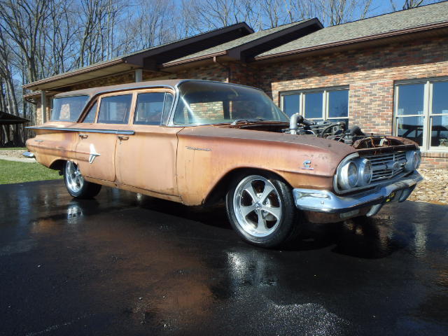 1960 Chevrolet Kingswood wagon - photo 2