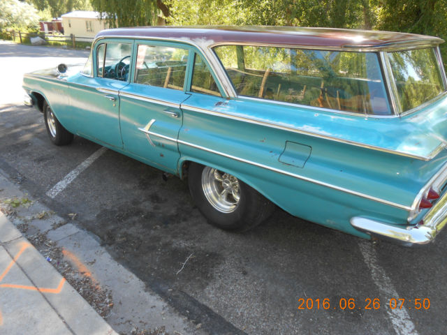 1960 Chevrolet 4 door station wagon - photo 8