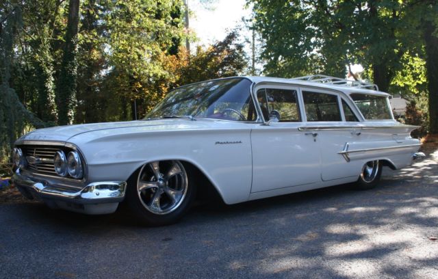 1960 Chevrolet Parkwood - photo 2