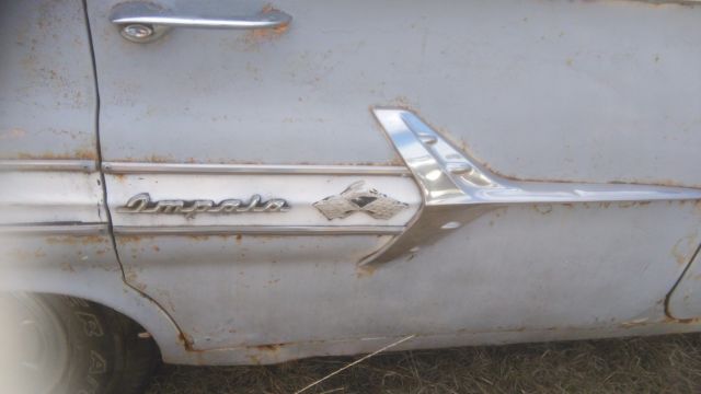 1960 Chevrolet Impala 4dr Sport - photo 2