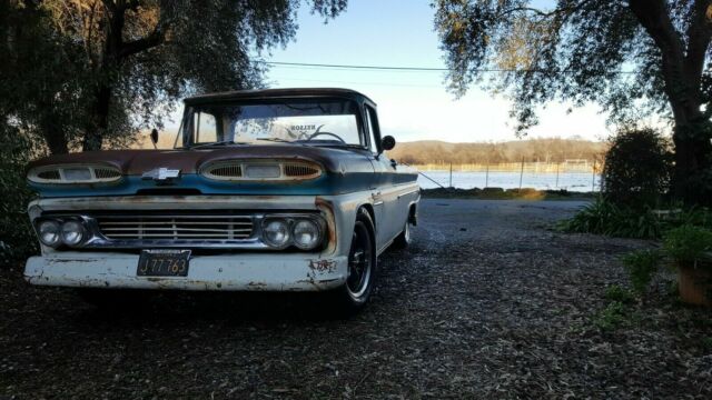 1960 Chevy Apache Big Window Long Bed lowered hot rod patina 350 5 speed c10 1960 Chevrolet C-10