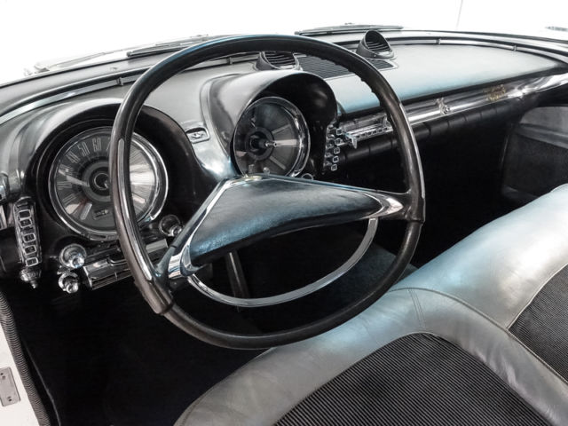 1960 Chrysler Imperial Crown Sedan, "America's Most Carefully Built Car" - photo 10