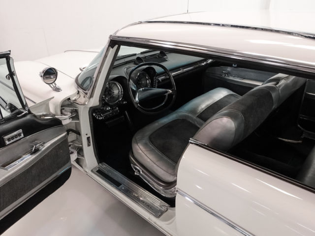 1960 Chrysler Imperial Crown Sedan, "America's Most Carefully Built Car" - photo 9