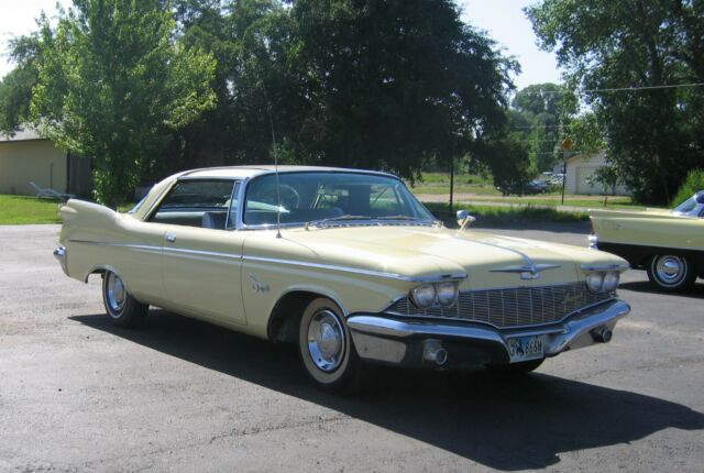 1960 Chrysler Imperial Custom 2dr hard-top 1960 Chrysler Imperial