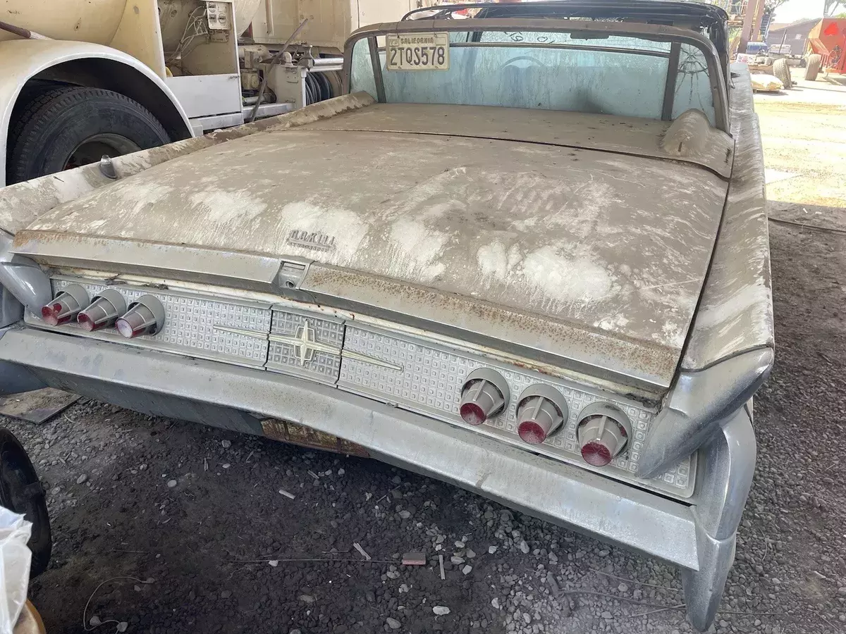 1960 Continental Mark, Five Convertible  1960 Lincoln Continental