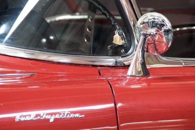 1960 Chevrolet Corvette "Fuelie" (1 of 100) - photo 9