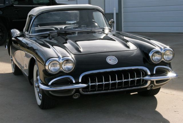 1960 CORVETTE 283/230HP 4 SPEED TUXEDO BLACK SILVER COVE VERY NICE DRIVER 1960 Chevrolet Corvette ORIGINAL