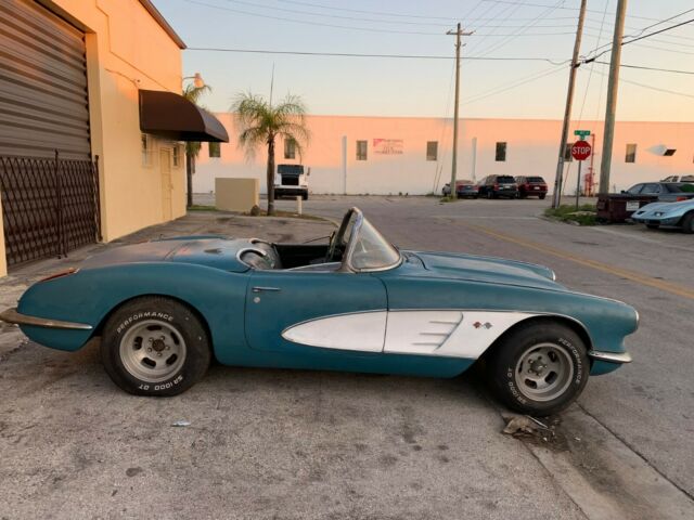 1960 Chevrolet Corvette - photo 9