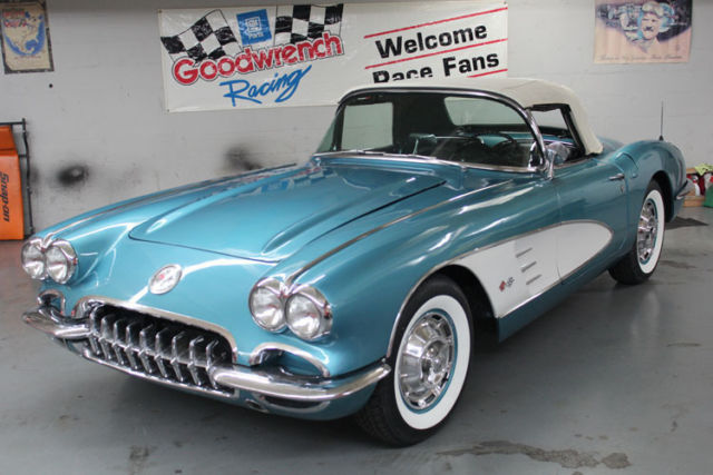 1960 CORVETTE CONVERTIBLE. TURQUOISE/WHITE COVES. RUNS AND DRIVES EXCELLENT! 1960 Chevrolet Corvette