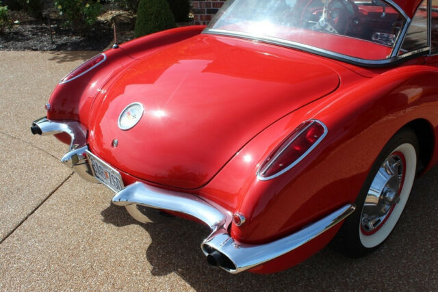 1960 Chevrolet Corvette - photo 12