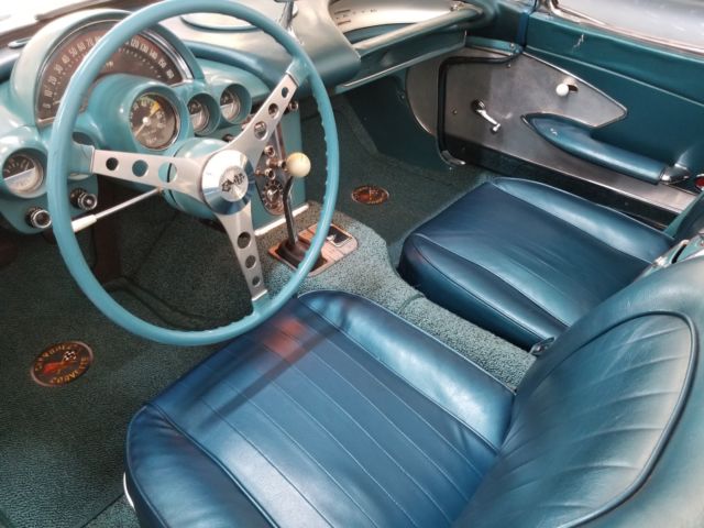 1960 Chevrolet Corvette - photo 2