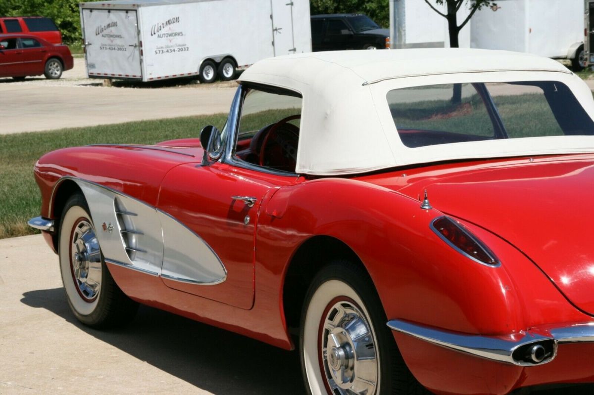 1960 Chevrolet Corvette - photo 12