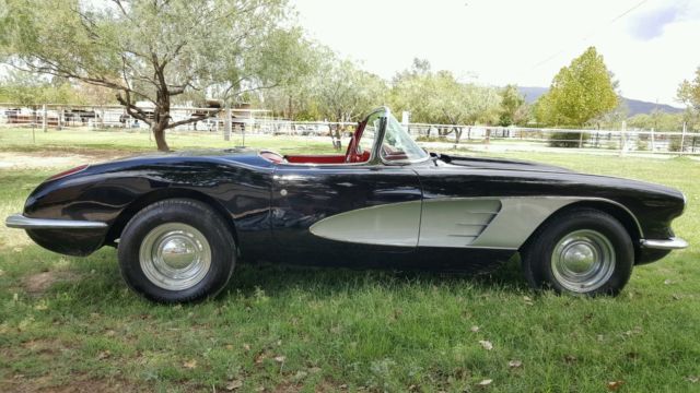 1960 Chevrolet Corvette Convertible - photo 2