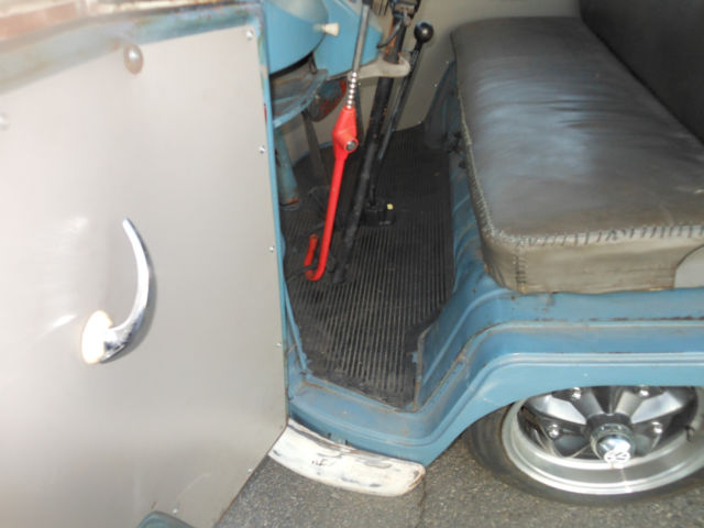 1960 Volkswagen Bus/Vanagon SINGLE CAB w/ Logos & Dual Treasure - photo 11