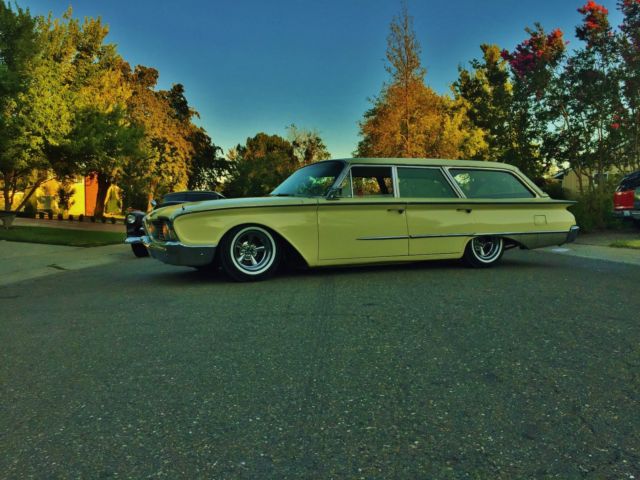 1960 Ford Country Sedan - photo 2