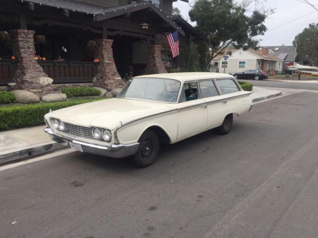 1960 Ford Country Sedan Station Wagon 1960 Ford Country Sedan