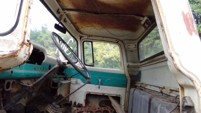 1960 Ford F-250 TRUCK ***NO RESERVE*** - photo 9