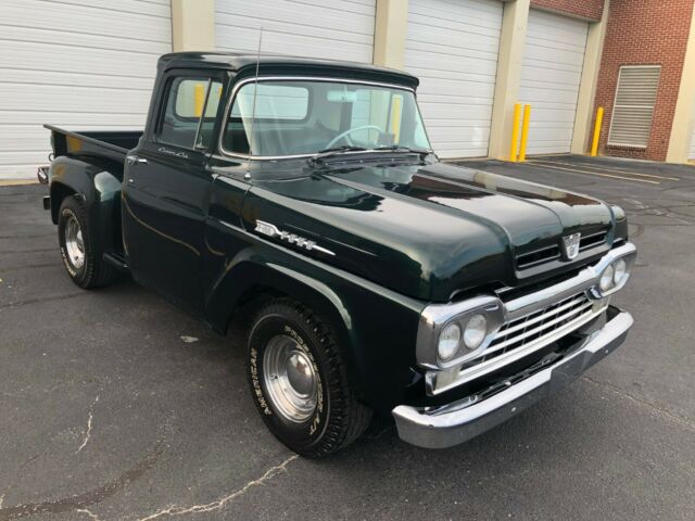 1960 Ford F-100 truck - photo 3