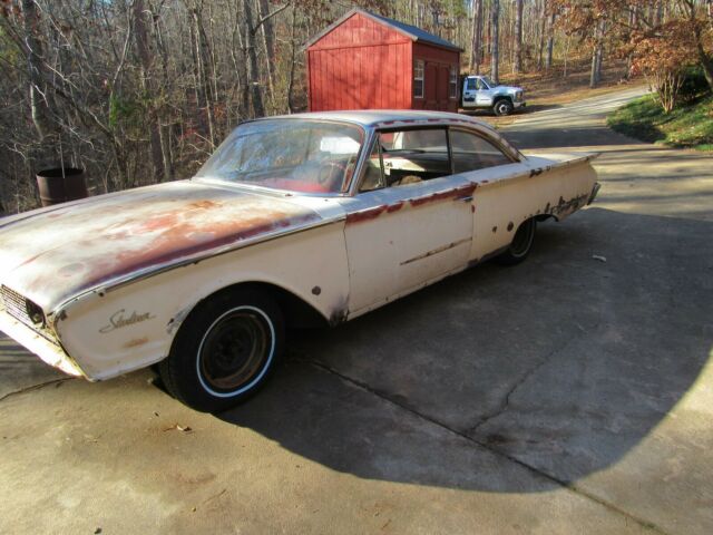 1960 Ford Galaxie Starliner