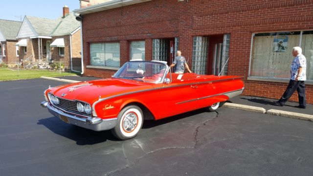 1960 Ford Fairlane SunLiner - photo 2