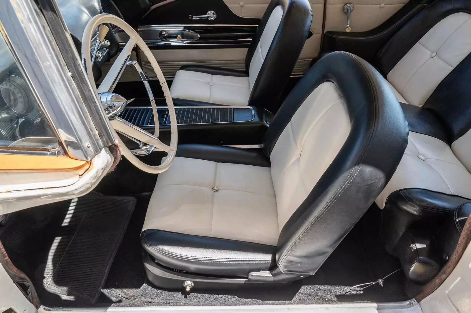 1960 Ford Thunderbird Custom - photo 11