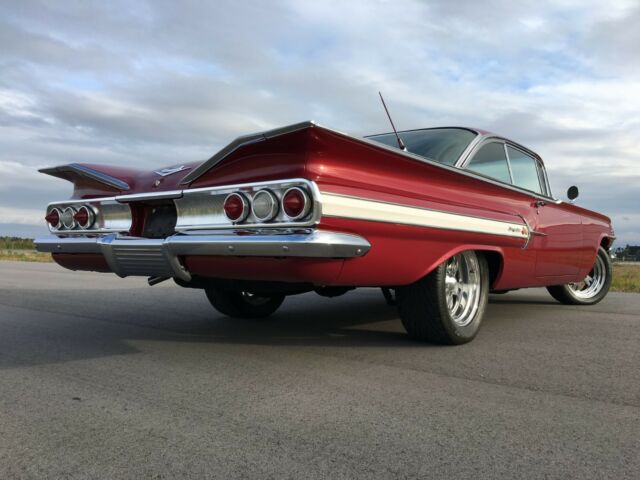 1960 Chevrolet Impala SPORT COUPE BUBBLE TOP RESTOMOD - photo 10
