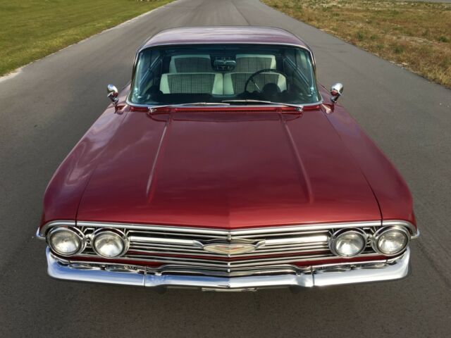 1960 Chevrolet Impala SPORT COUPE BUBBLE TOP RESTOMOD - photo 12