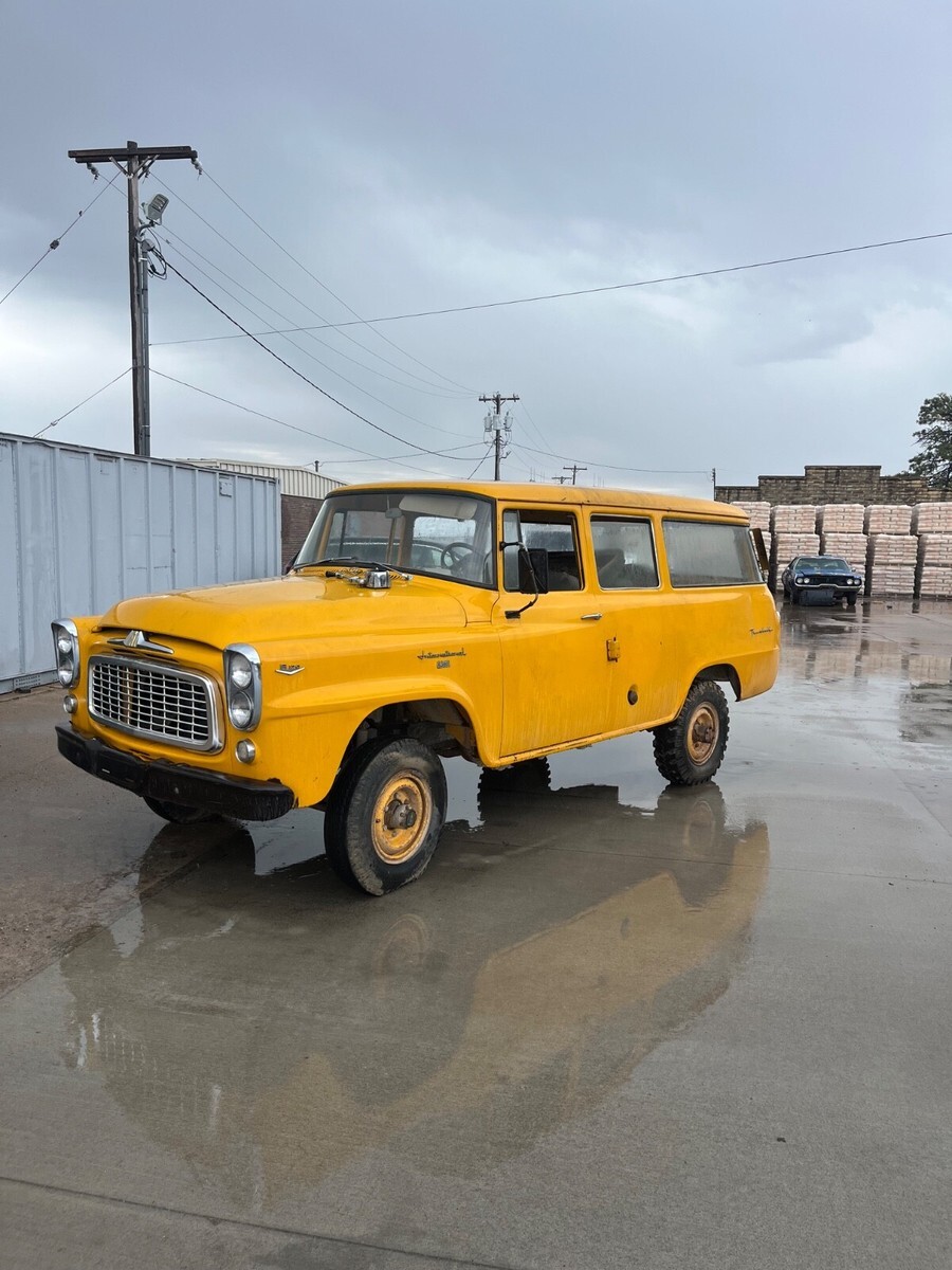 1960 International Harvester Travelall 120 - photo 2