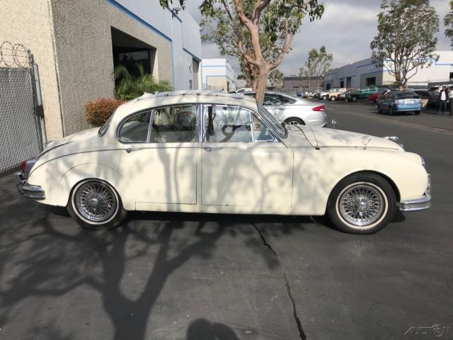 1960 Jaguar MKII 3.8 Liter, SUNROOF, WIRE WHEELS - photo 4