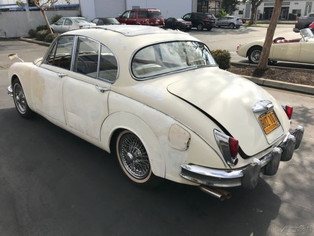 1960 Jaguar MKII 3.8 Liter, SUNROOF, WIRE WHEELS - photo 7