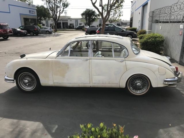 1960 Jaguar MKII 3.8 Liter, SUNROOF, WIRE WHEELS - photo 8