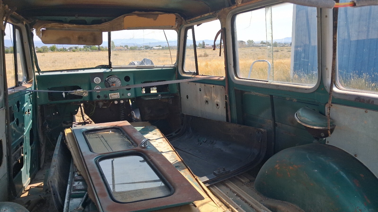 1960 Jeep Wagoneer - photo 12