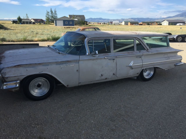 1960 Kingswood 9 passenger wagon, original 348 motor 1960 Chevrolet Impala