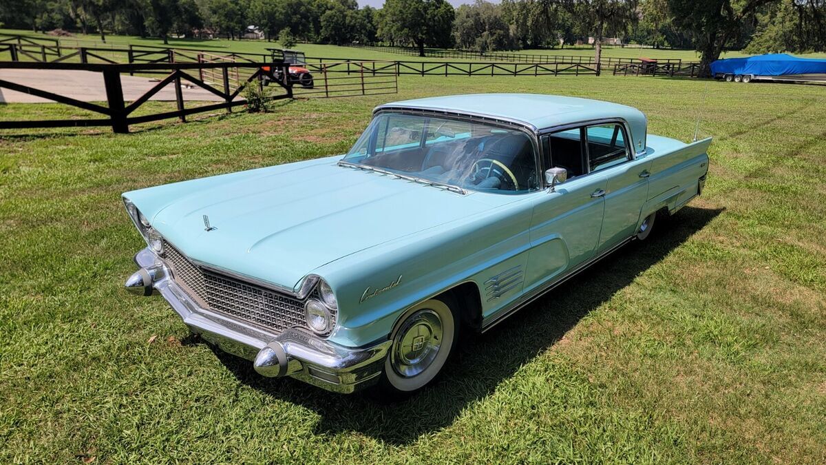 1960 Lincoln Continental Mark V - photo 2