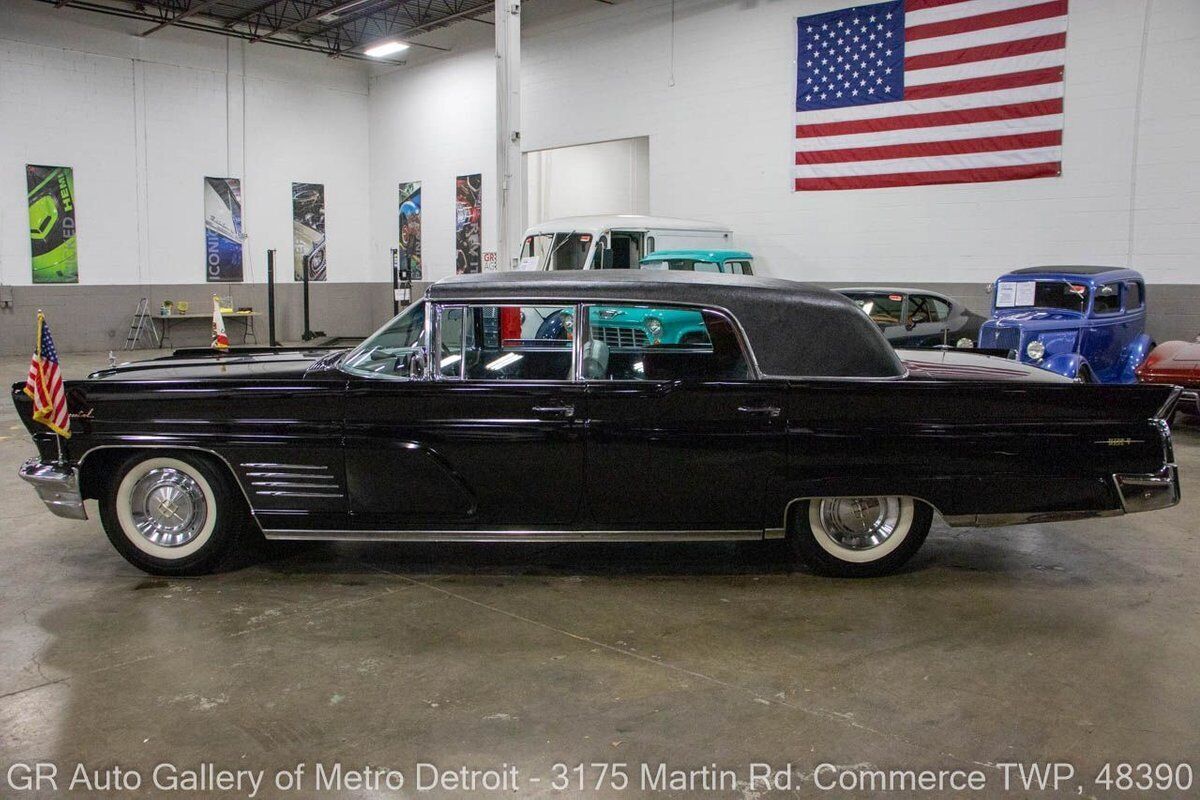 1960 Lincoln Continental Mark V - photo 2