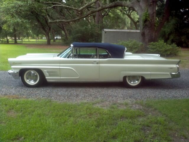 1960 Lincoln Continental Mark V Convertible - photo 6