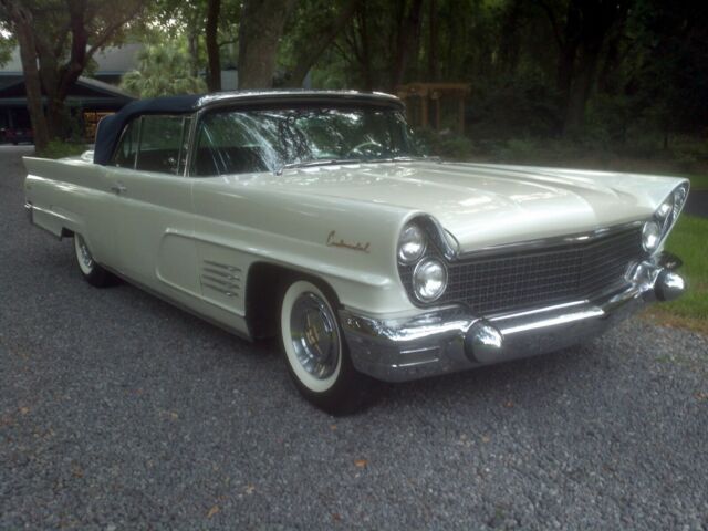 1960 Lincoln Continental Mark V Convertible - photo 9