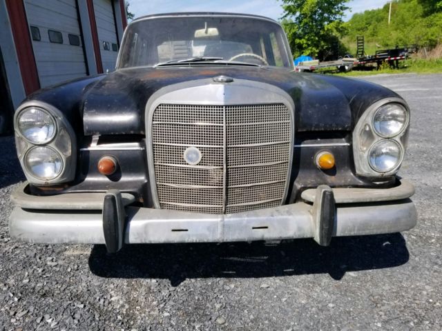 1960 Mercedes-Benz 200-Series SE