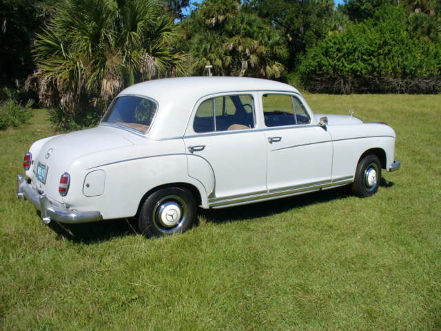 1960 Mercedes-Benz 200-Series - photo 3