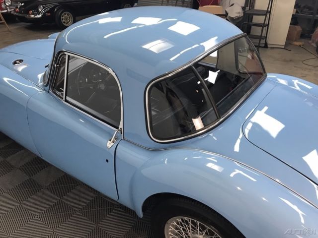 1961 MG MGA 1600 MK1 COUPE. IRIS BLUE / NAVY BLUE TRIM. GRAY CARPETS. WIRES - photo 11