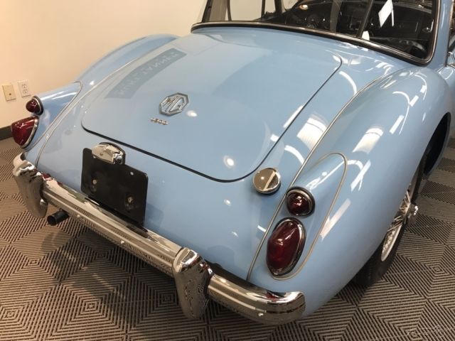 1961 MG MGA 1600 MK1 COUPE. IRIS BLUE / NAVY BLUE TRIM. GRAY CARPETS. WIRES - photo 7