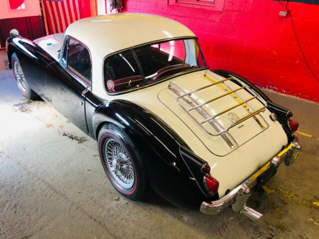 1960 MG MGA COUPE - photo 7