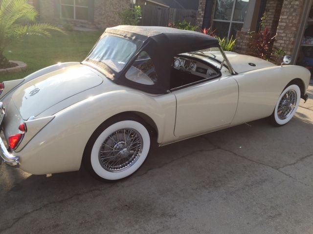 1960 MG MGA Roadster - photo 2